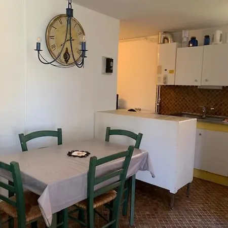 Apartmán One-bedroom With Terrace And Barbecue 72