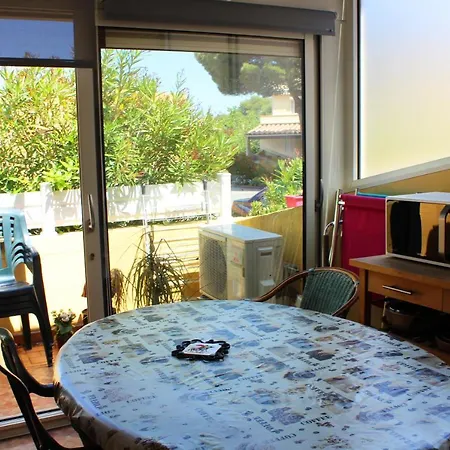 One-bedroom With Terrace And Barbecue 72 Apartmán Agde